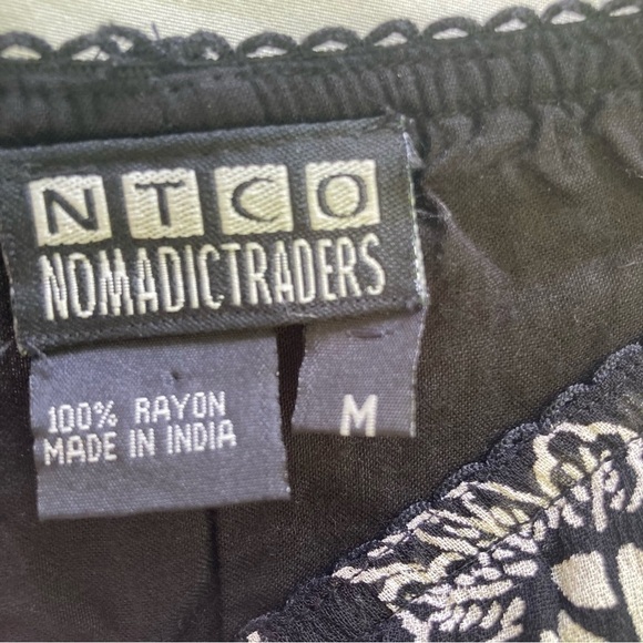 NTCO Nomadic Traders black and gray floral skirt, size medium - Picture 8 of 8